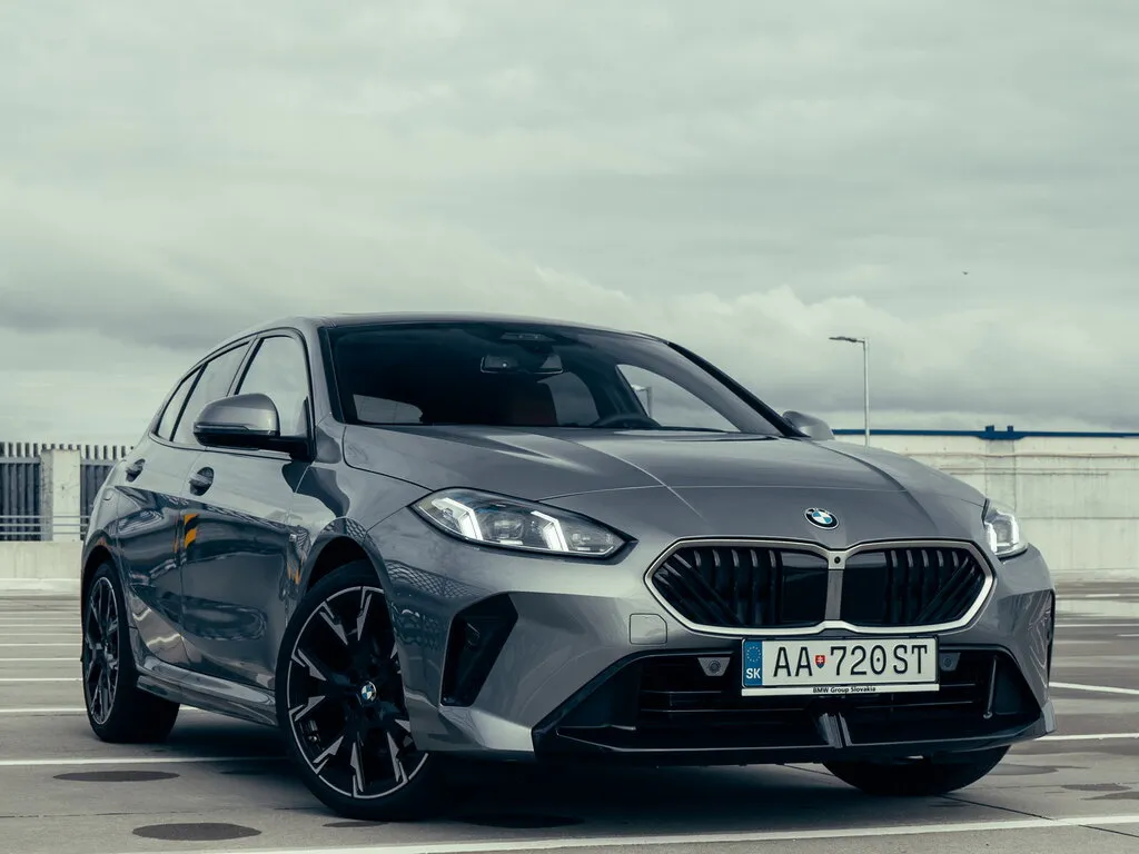 BMW 1-Series 2024, хэтчбек 5 дв., 4 поколение, F70 (07.2024 - н.в.)