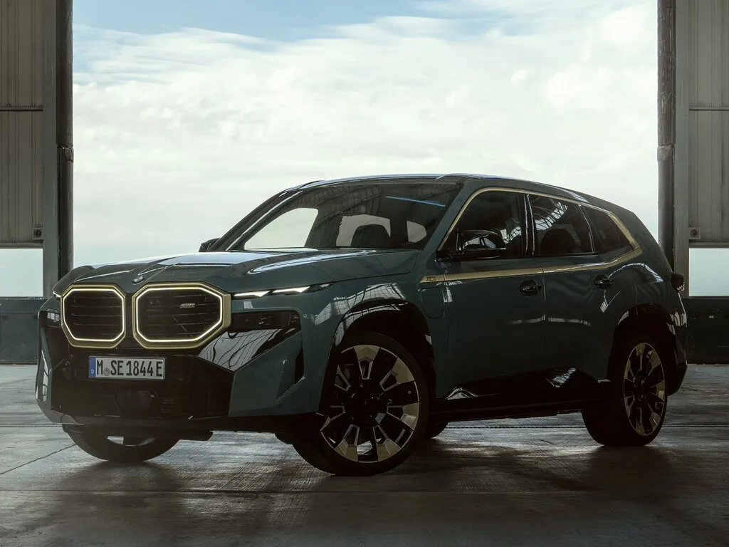 BMW XM 2022, джип/suv 5 дв., 1 поколение, G09 (09.2022 - н.в.)