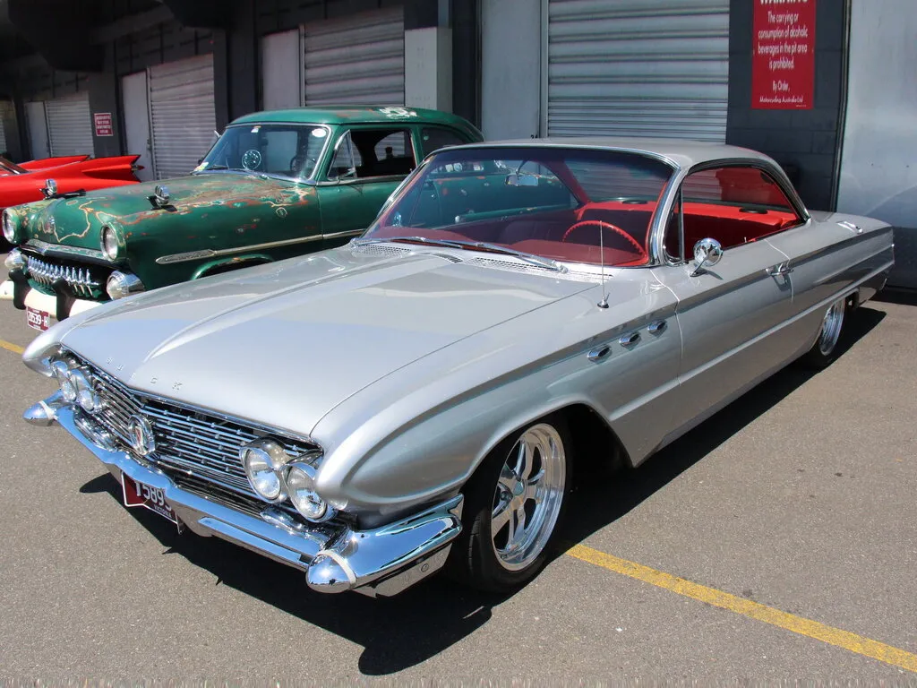 Buick LeSabre 1960, купе, 2 поколение (09.1960 - 09.1961)