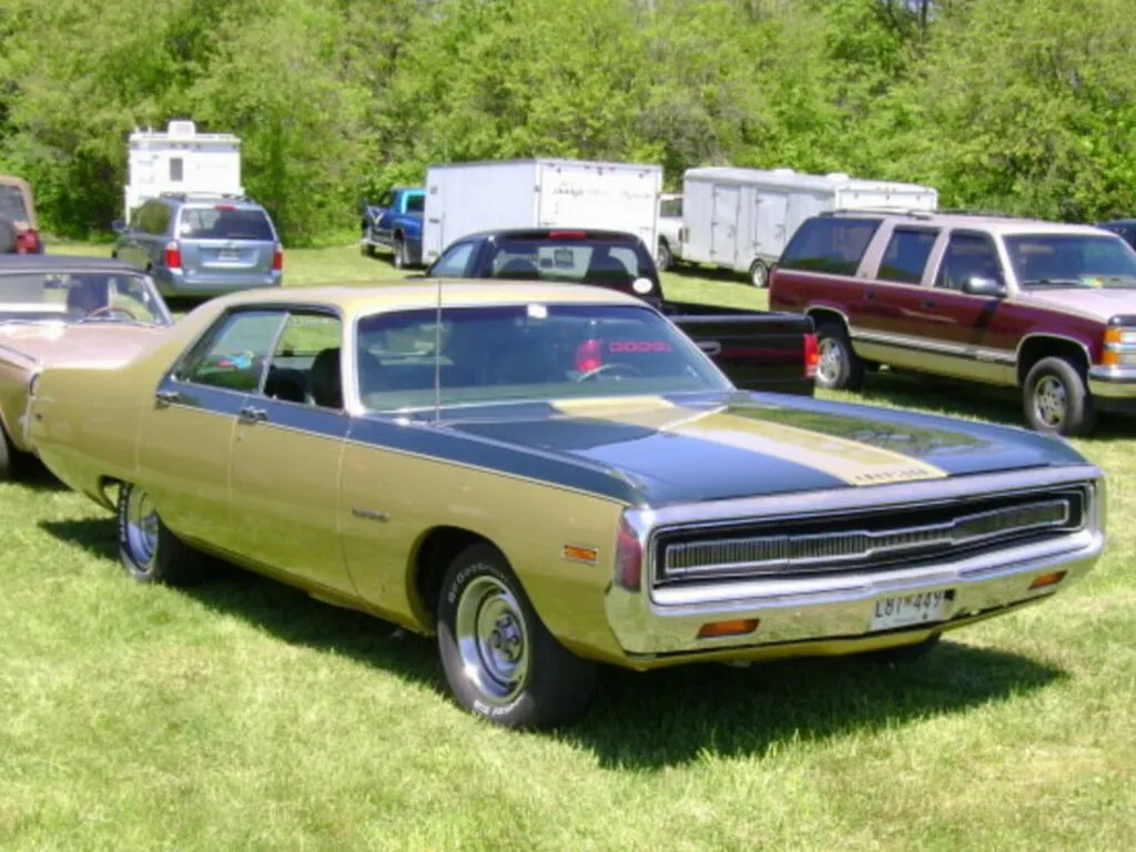 Chrysler 300 2-й рестайлинг 1970, седан, 3 поколение (10.1970 - 09.1971)
