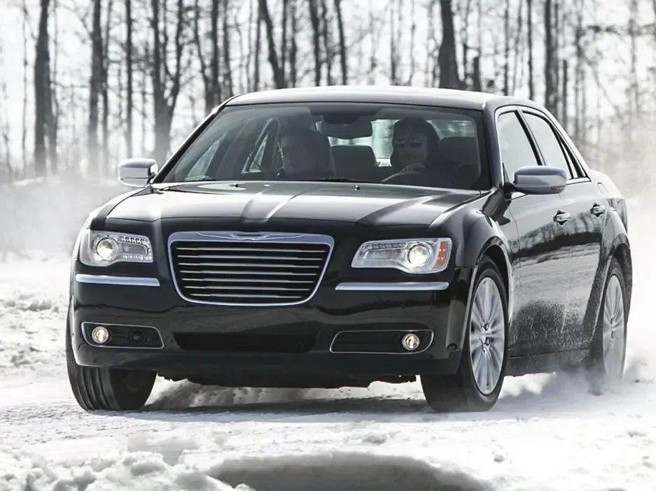 Chrysler 300C 2011, седан, 2 поколение (01.2011 - 11.2014)