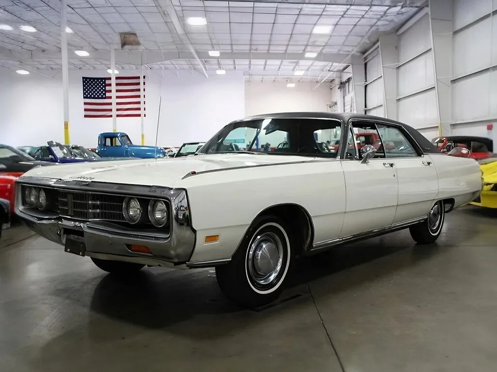 Chrysler New Yorker 1968, седан, 8 поколение, EC-H, FC-H (10.1968 - 09.1970)