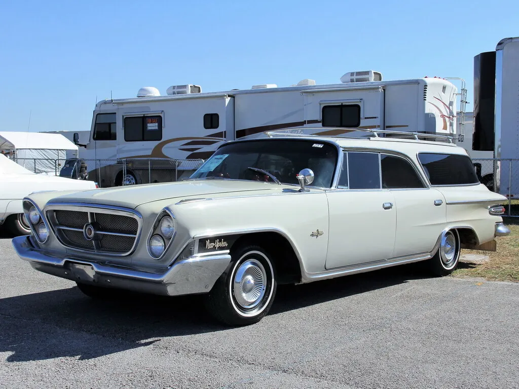 Chrysler New Yorker 2-й рестайлинг 1961, универсал, 6 поколение, SC3 (10.1961 - 10.1962)