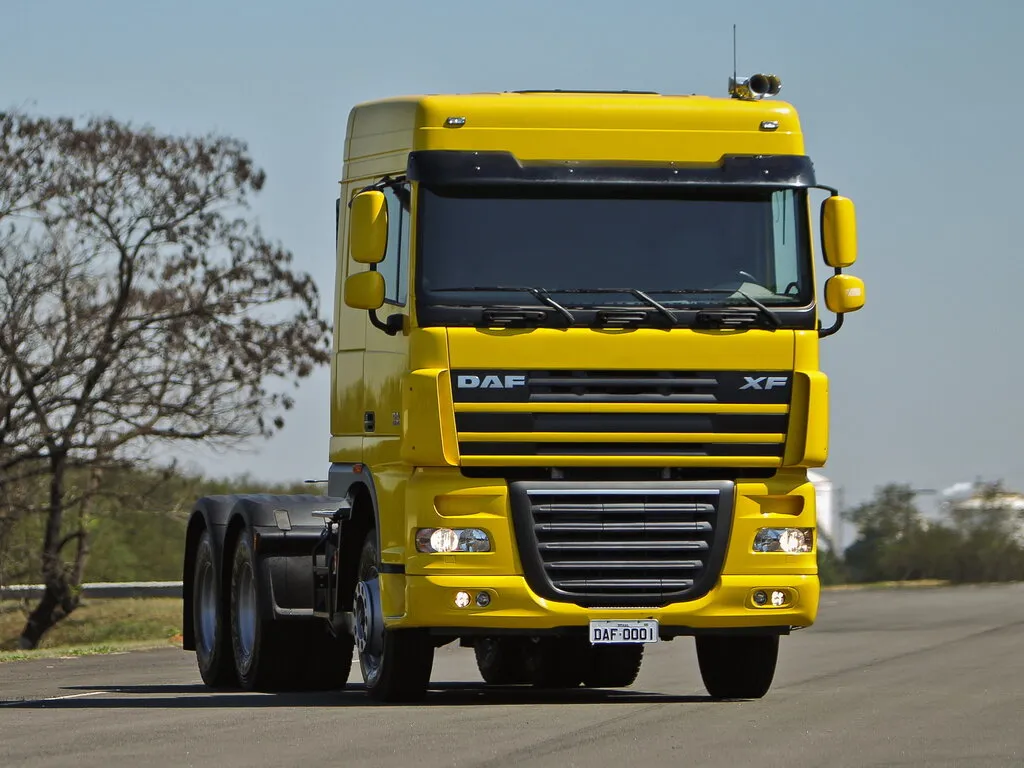 DAF XF 6x2 2006, седельный тягач, 3 поколение, XF105 (01.2006 - н.в.)