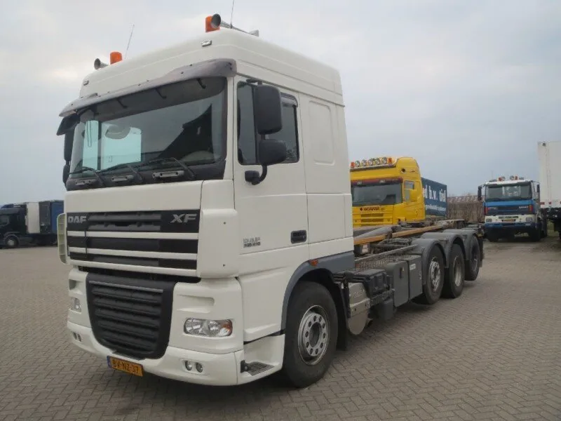 DAF XF 8x2 2006, шасси, 3 поколение, XF105 (01.2006 - н.в.)
