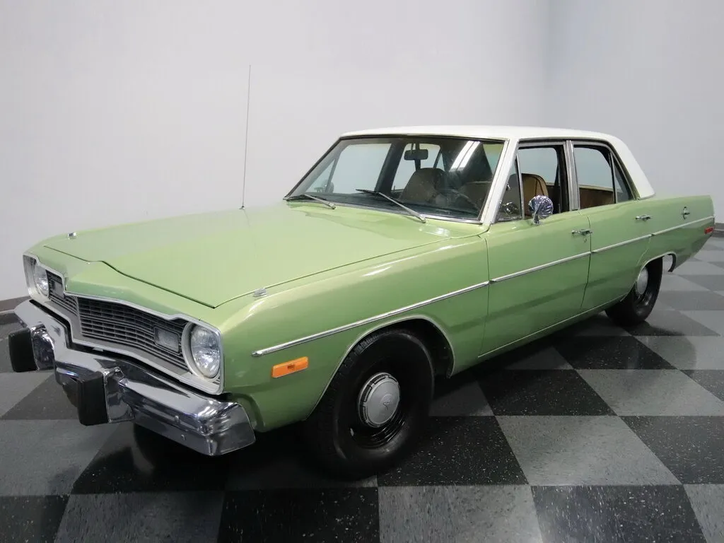 Dodge Dart 3-й рестайлинг 1972, седан, 5 поколение (10.1972 - 09.1973)