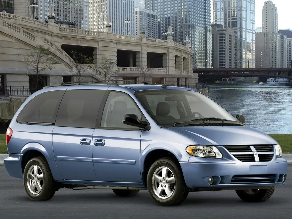 Dodge Grand Caravan рестайлинг 2003, минивэн, 4 поколение (06.2003 - 07.2007)