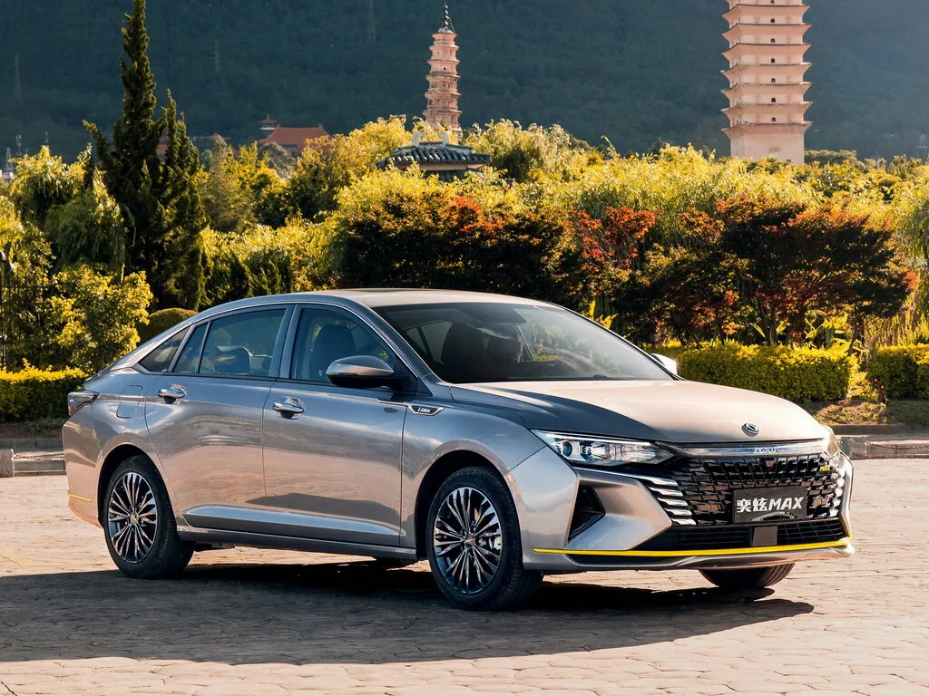 Dongfeng Aeolus Yixuan Max 2021, седан, 1 поколение (04.2021 - н.в.)