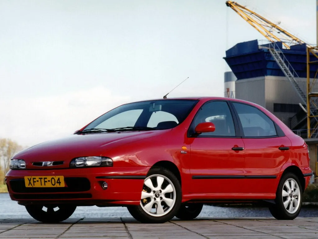 Fiat Brava рестайлинг 1998, хэтчбек 5 дв., 2 поколение, 182 (09.1998 - 10.2001)