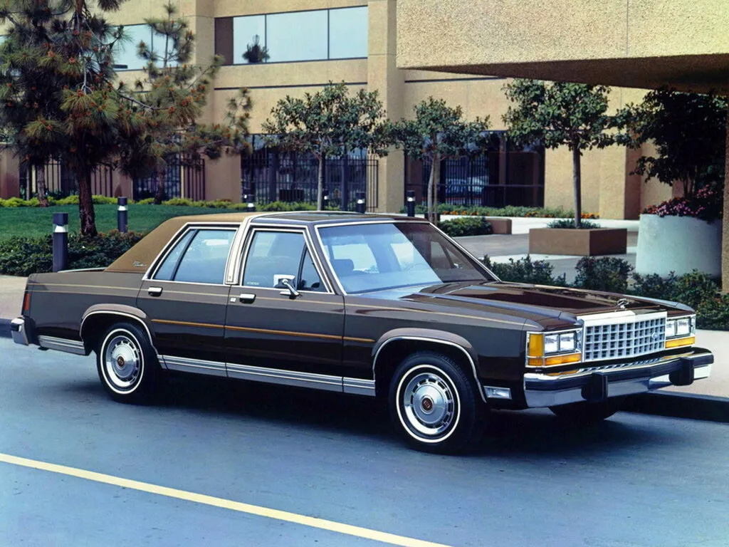 Ford LTD Crown Victoria 1982, седан, 1 поколение (10.1982 - 09.1991)