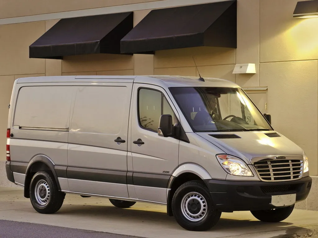 Freightliner Sprinter 2006, цельнометаллический фургон, 2 поколение (09.2006 - 08.2013)