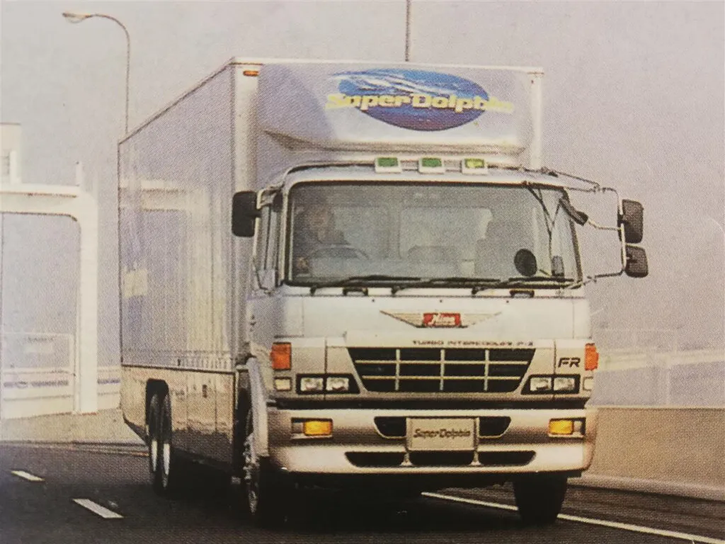 Hino Super Dolphin 1981, фургон, 1 поколение (05.1981 - 04.1992)
