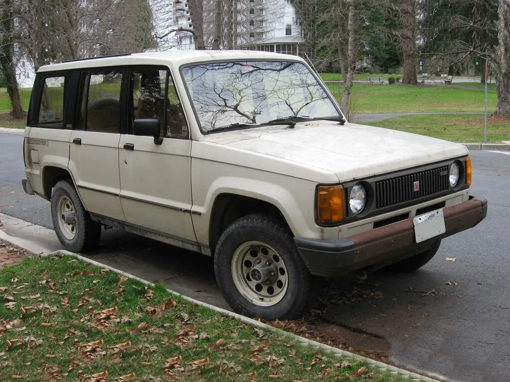 Isuzu Trooper 1983, джип/suv 5 дв., 1 поколение (01.1983 - 12.1986)