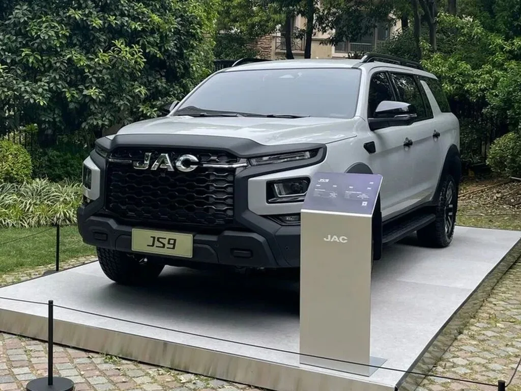JAC JS9 2025, джип/suv 5 дв., 1 поколение (04.2025 - н.в.)