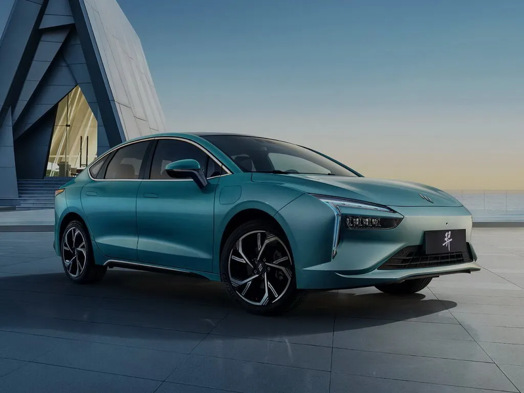 JMEV Yi 2021, седан, 1 поколение (09.2021 - н.в.)