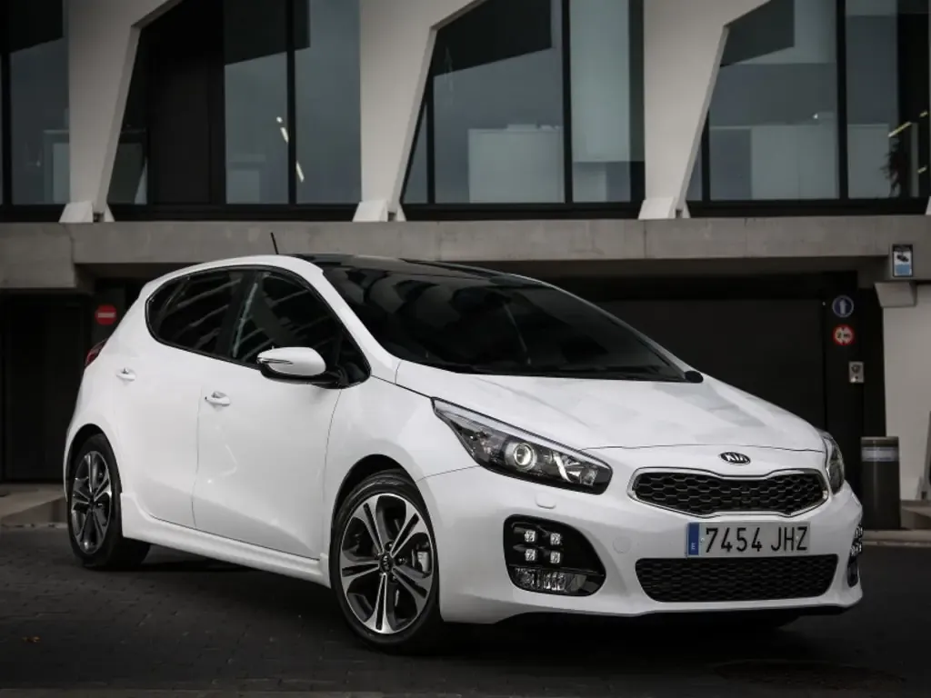Kia Ceed рестайлинг 2015, хэтчбек 5 дв., 2 поколение, JD (06.2015 - 07.2018)