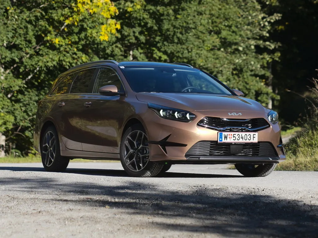 Kia Ceed рестайлинг 2021, универсал, 3 поколение, CD (08.2021 - н.в.)