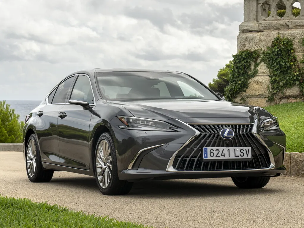Lexus ES200 рестайлинг 2021, седан, 7 поколение (08.2021 - 11.2024)