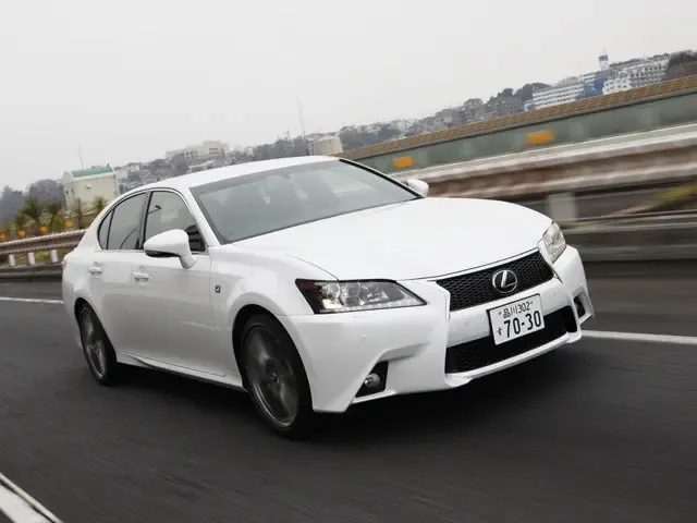 Lexus GS250 2012, седан, 4 поколение, L10 (01.2012 - 10.2015)