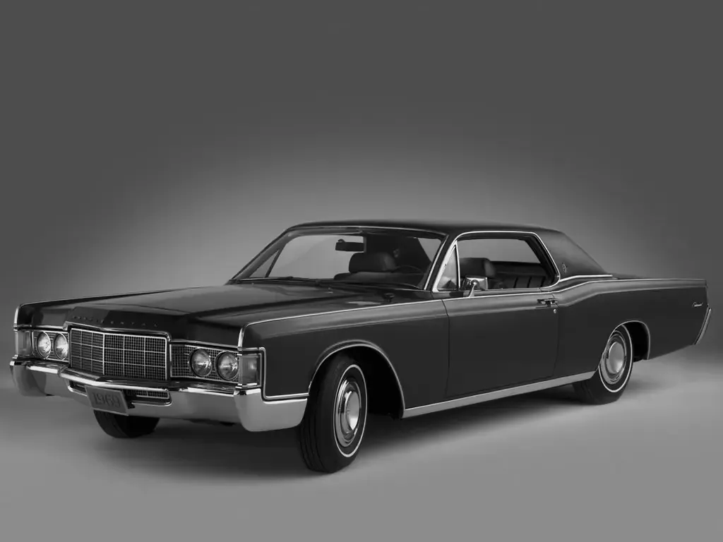 Lincoln Continental 5-й рестайлинг 1967, купе, 4 поколение (11.1967 - 08.1969)