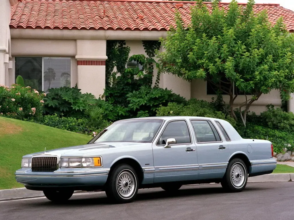 Lincoln Town Car рестайлинг 1992, седан, 2 поколение, FN36 (10.1992 - 09.1994)