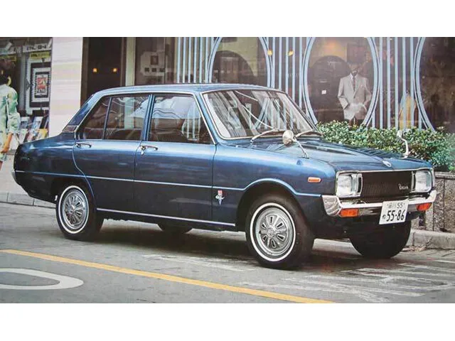 Mazda Familia 2-й рестайлинг 1972, седан, 2 поколение (02.1972 - 09.1973)