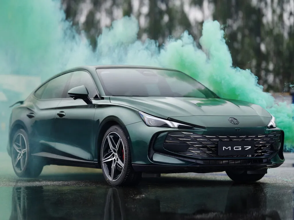 MG 7 2022, лифтбек, 2 поколение (08.2022 - н.в.)