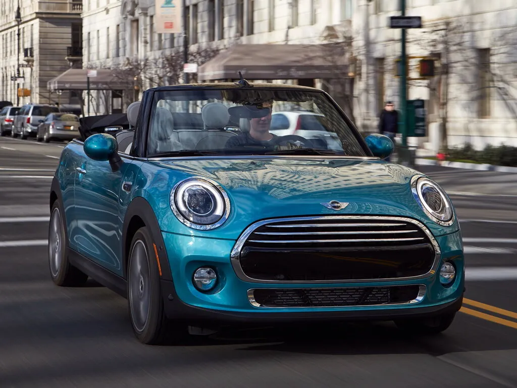 MINI Cabrio рестайлинг 2018, открытый кузов, 3 поколение, F57 (01.2018 - 12.2020)
