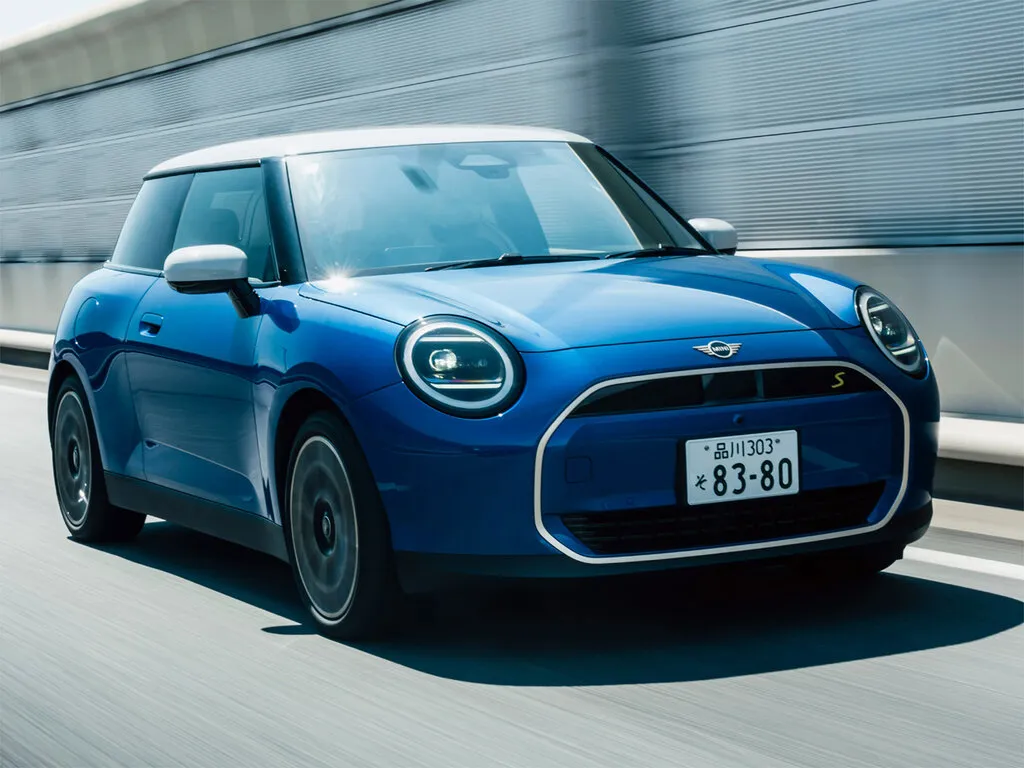 MINI Hatch 2024, хэтчбек 3 дв., 4 поколение (03.2024 - н.в.)