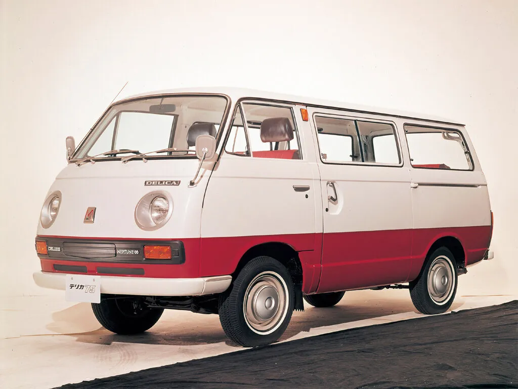 Mitsubishi Delica рестайлинг 1971, минивэн, 1 поколение (10.1971 - 10.1974)