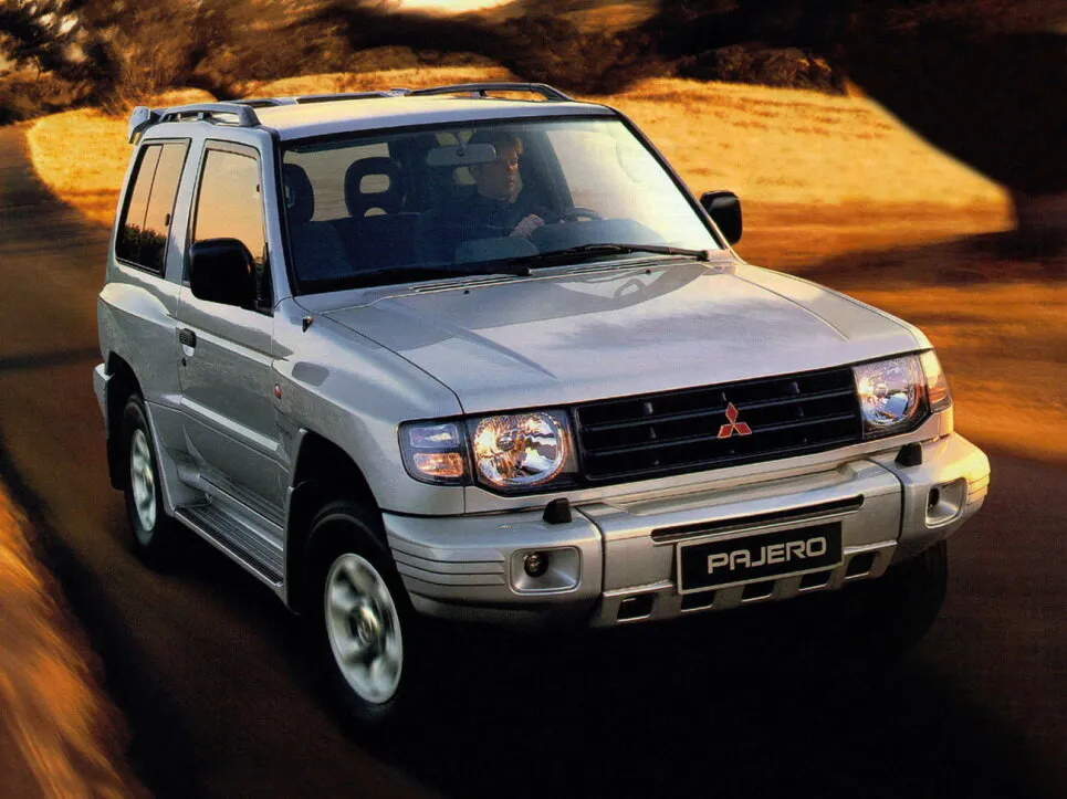 Mitsubishi Pajero рестайлинг 1997, джип/suv 3 дв., 2 поколение, V20 (05.1997 - 10.1999)