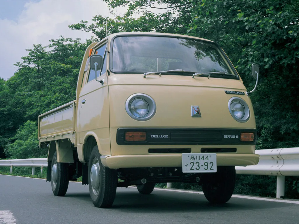 Mitsubishi Delica Van рестайлинг 1971, бортовой грузовик, 1 поколение (10.1971 - 10.1974)