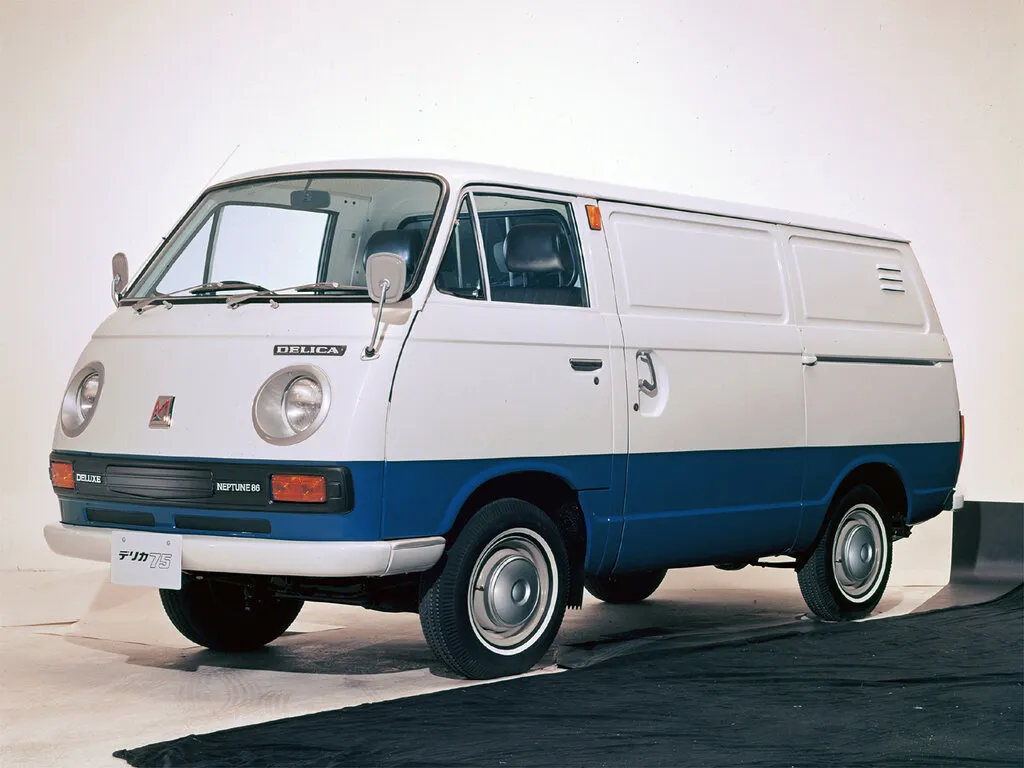 Mitsubishi Delica Van рестайлинг 1971, цельнометаллический фургон, 1 поколение (10.1971 - 10.1974)