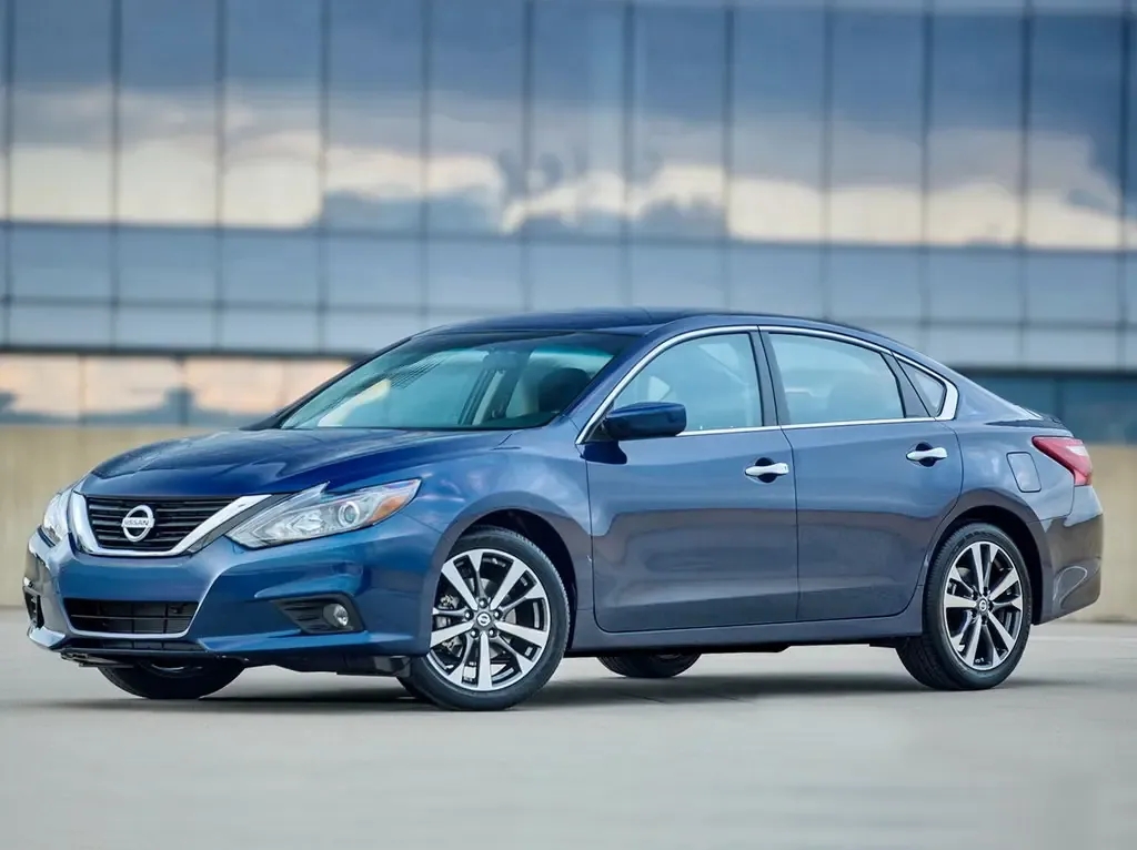Nissan Altima рестайлинг 2015, седан, 5 поколение, L33 (02.2015 - 07.2018)