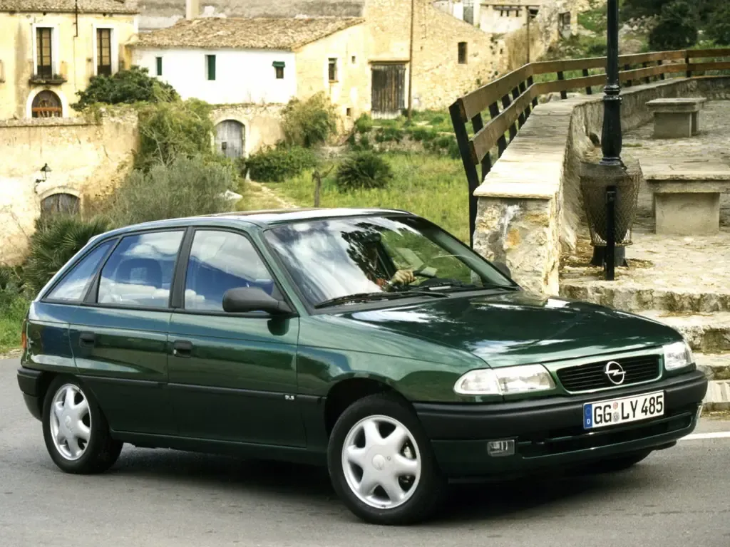 Opel Astra рестайлинг 1994, хэтчбек 5 дв., 1 поколение, F (08.1994 - 06.1998)