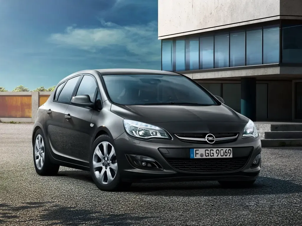 Opel Astra рестайлинг 2012, хэтчбек 5 дв., 4 поколение, J (09.2012 - 07.2015)