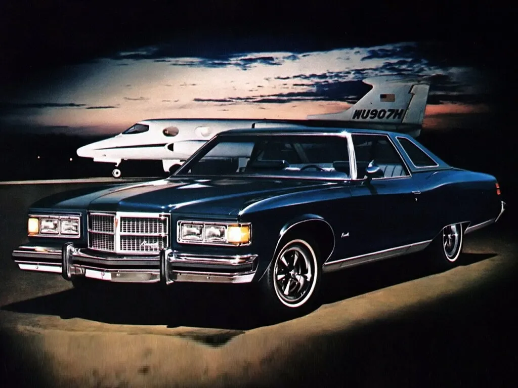 Pontiac Bonneville 4-й рестайлинг 1974, купе, 6 поколение (09.1974 - 09.1975)