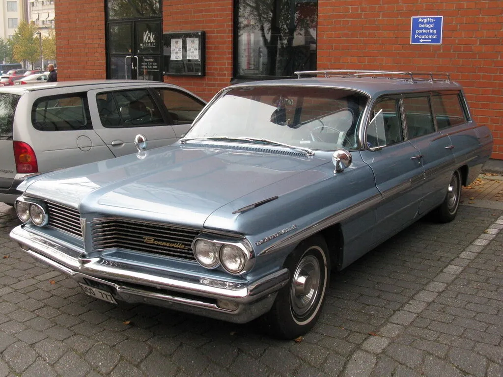 Pontiac Bonneville рестайлинг 1961, универсал, 4 поколение (09.1961 - 09.1962)