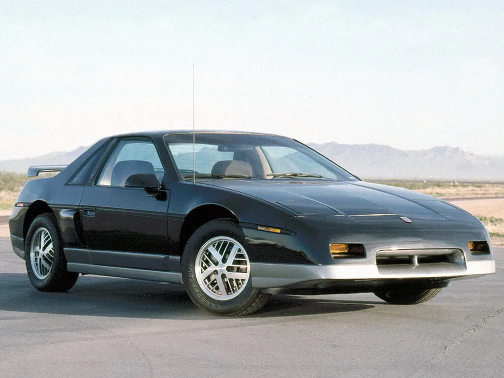 Pontiac Fiero 1983, купе, 1 поколение (07.1983 - 12.1984)