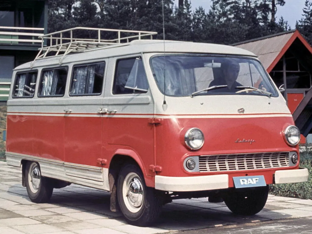 РАФ 977 2-й рестайлинг 1968, автобус, 1 поколение (05.1968 - 08.1976)