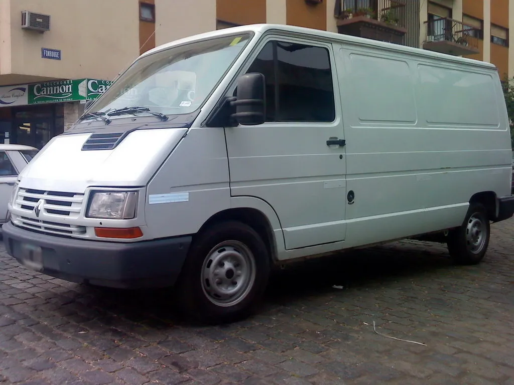 Renault Trafic 2-й рестайлинг 1995, цельнометаллический фургон, 1 поколение (05.1995 - 08.2001)