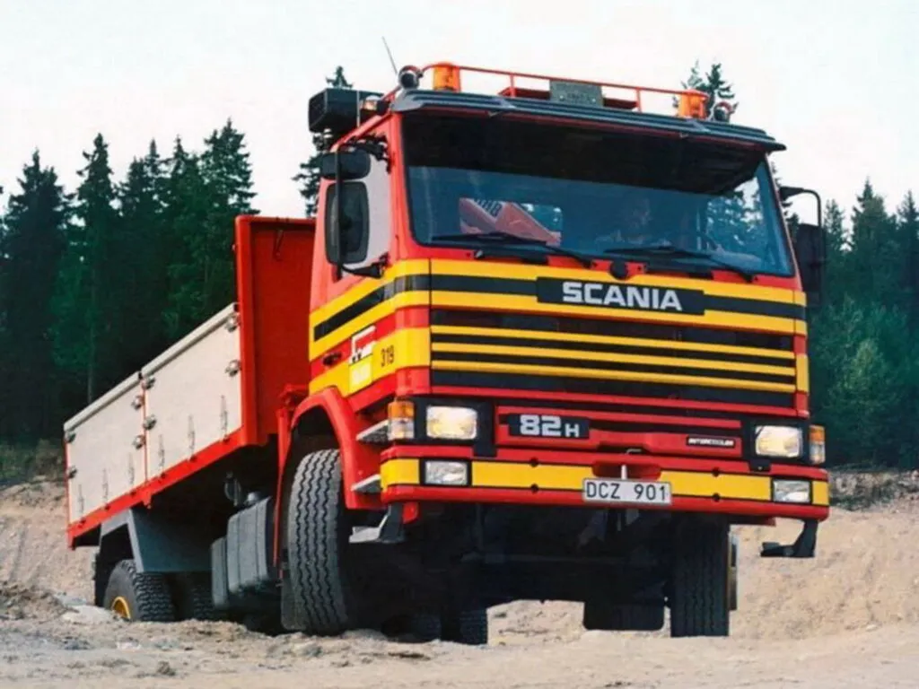Scania 2-Series 1980, бортовой грузовик, 1 поколение (02.1980 - 05.1989)