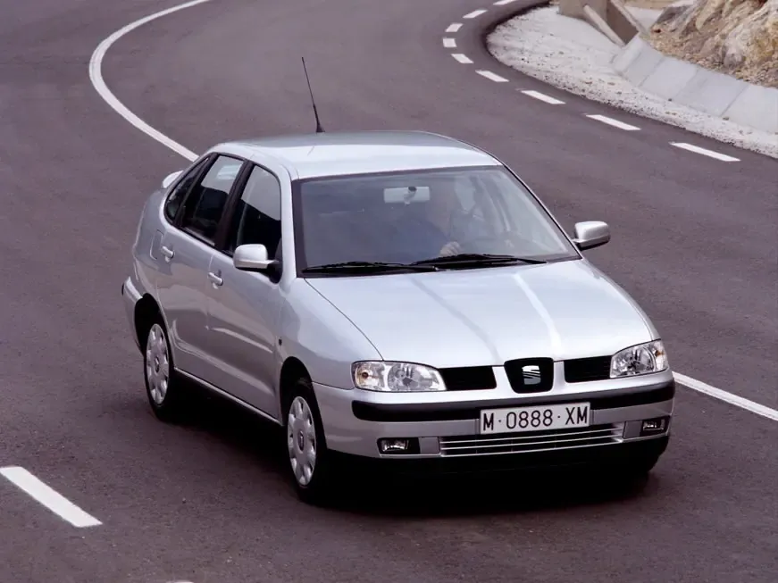 SEAT Cordoba 2-й рестайлинг 1999, седан, 1 поколение, 6K (08.1999 - 09.2002)