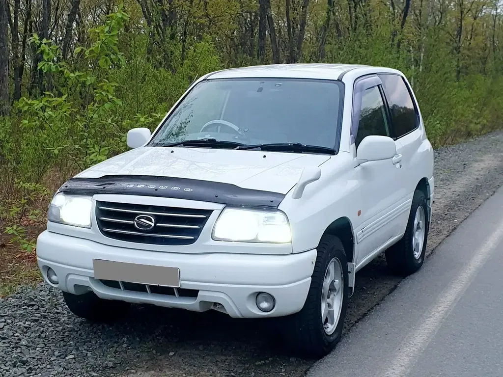 Suzuki Escudo рестайлинг 2000, джип/suv 3 дв., 2 поколение (04.2000 - 10.2002)