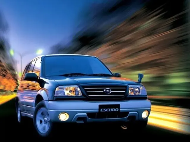 Suzuki Escudo рестайлинг 2000, джип/suv 5 дв., 2 поколение (04.2000 - 04.2005)