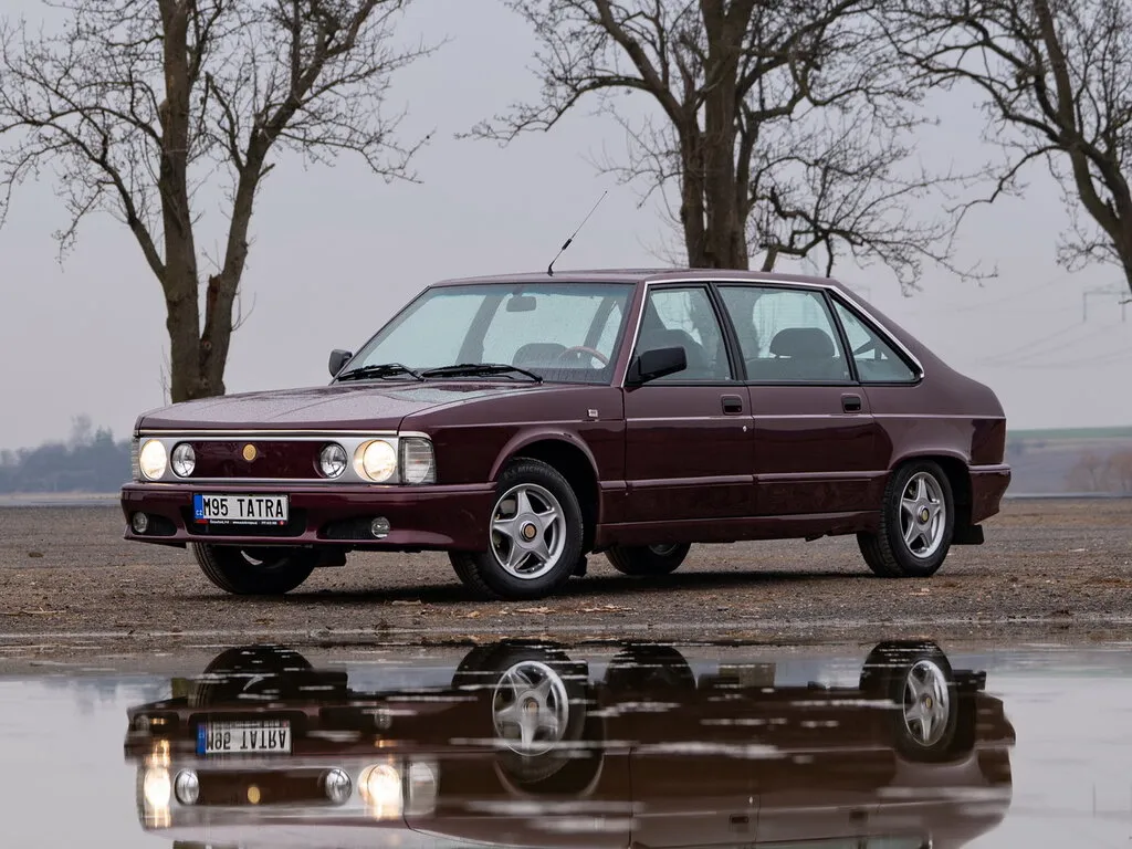 Tatra 613 3-й рестайлинг 1995, седан, 1 поколение, T613 (04.1995 - 04.1996)