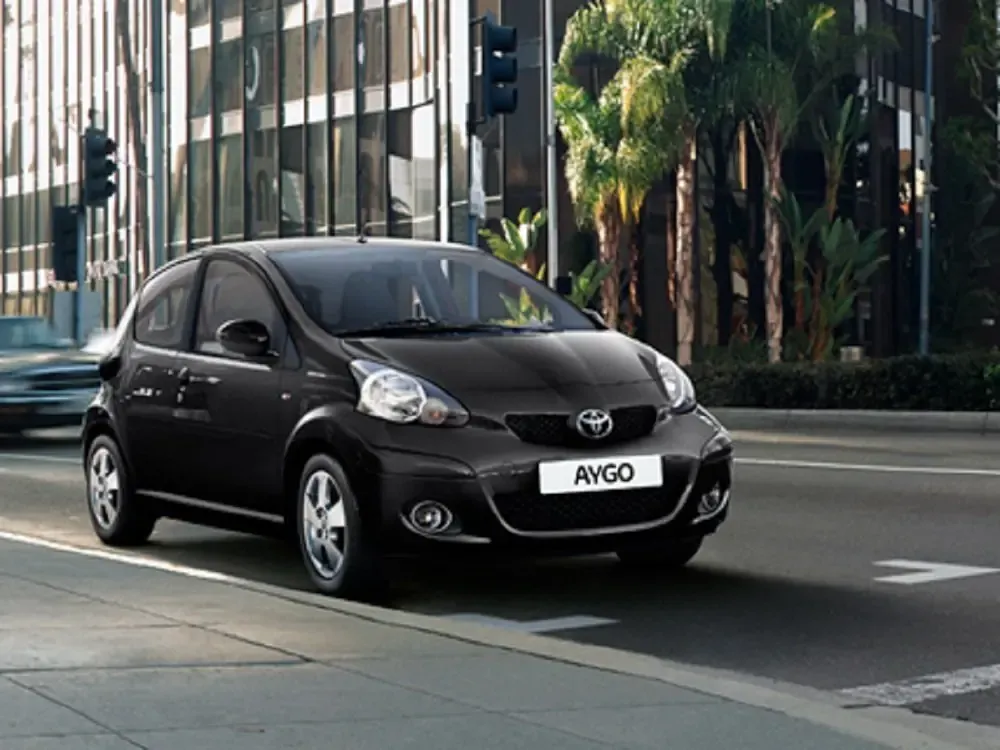 Toyota Aygo рестайлинг 2008, хэтчбек 3 дв., 1 поколение, B10 (12.2008 - 02.2012)