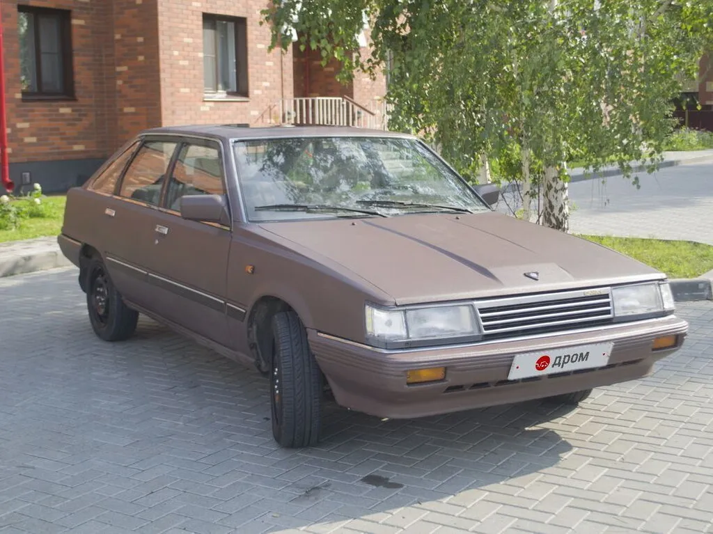 Toyota Camry рестайлинг 1984, лифтбек, 1 поколение, V10 (06.1984 - 06.1986)