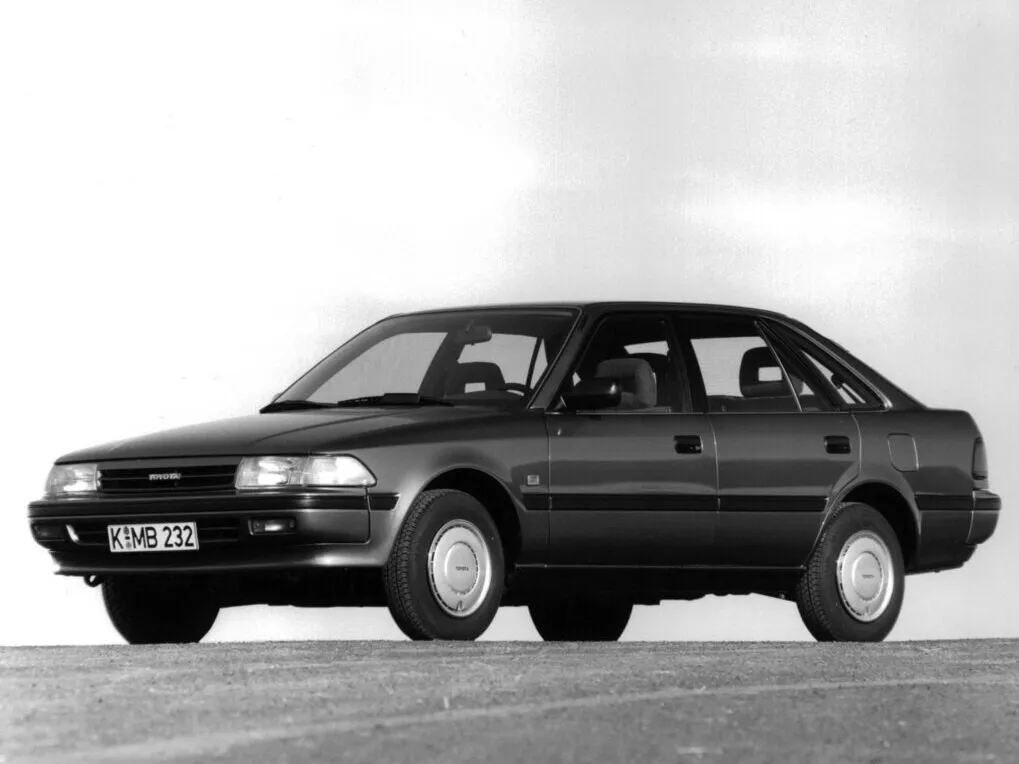 Toyota Carina II рестайлинг 1987, лифтбек, 5 поколение, T170 (12.1987 - 01.1992)