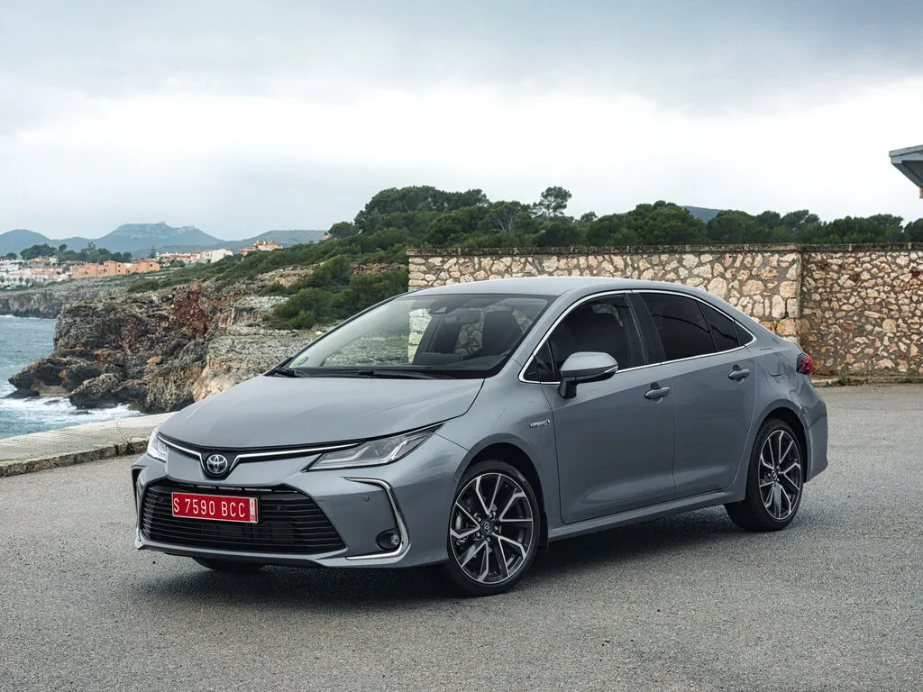 Toyota Corolla 2018, седан, 12 поколение, E210 (11.2018 - 09.2021)
